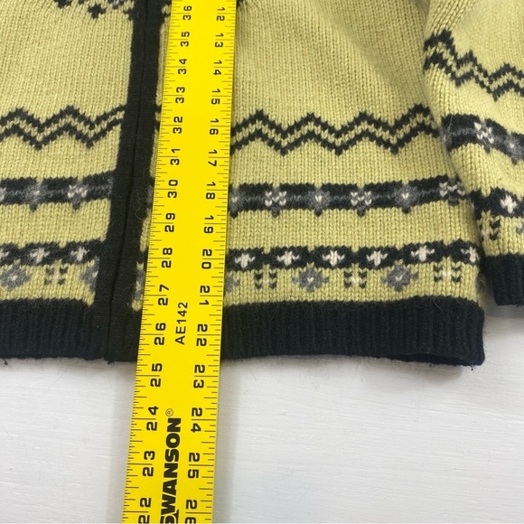 Nordic Patterned Women's Cardigan Sweater - Green and Black - Picture 9 of 10